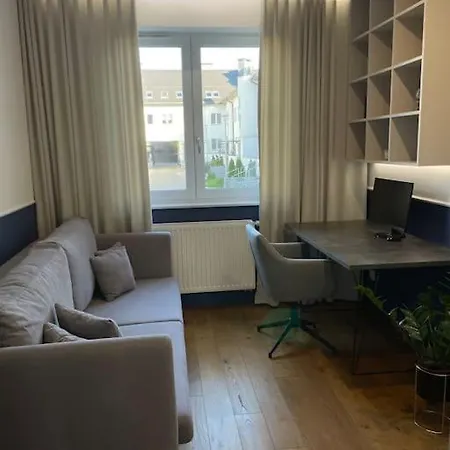 Luxurious & Spacious 2-bedroom *