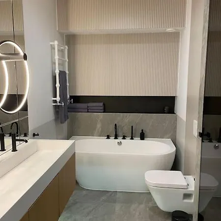 Luxurious & Spacious 2-bedroom شقة *